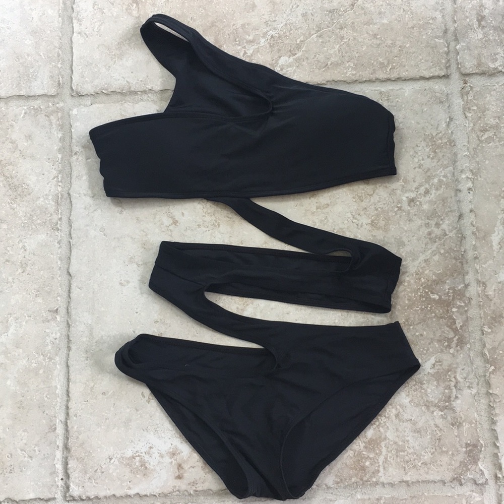 One Piece Top Melon Black Zig Zag Sz M